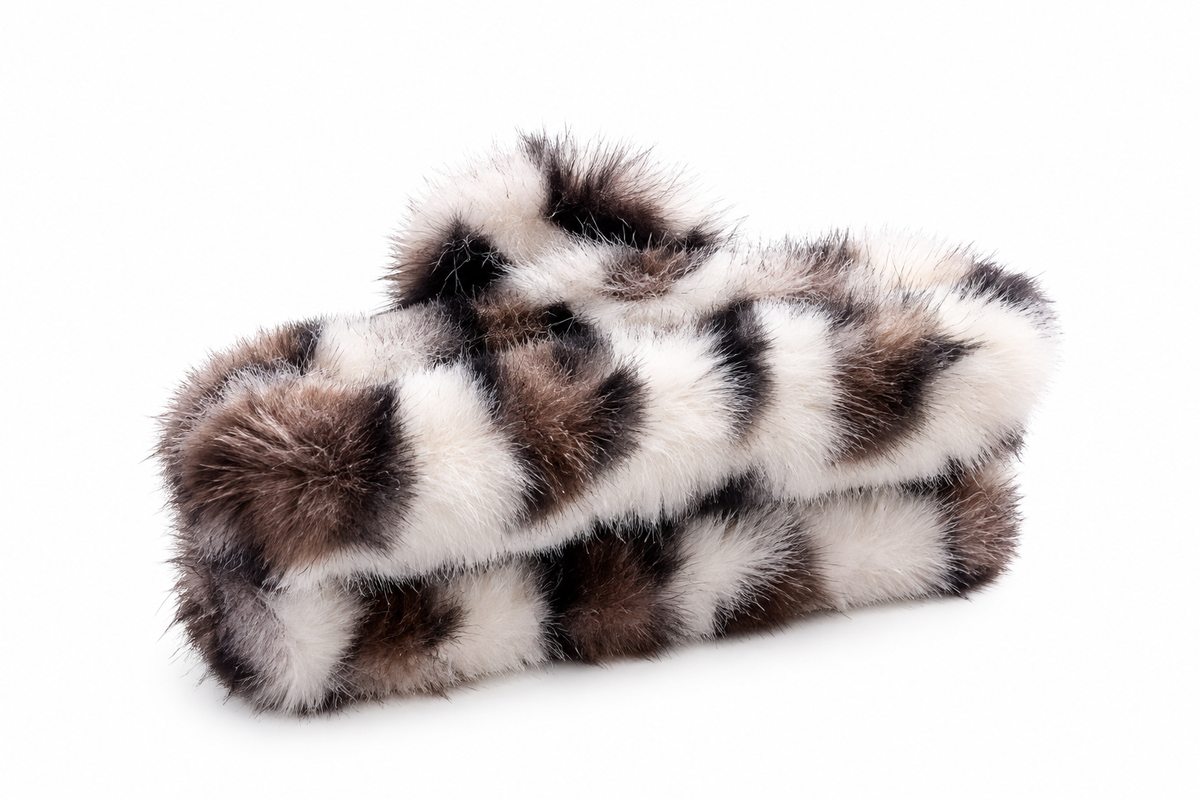 Fluff Rectangle – Flauschige Haarklammer 13 cm