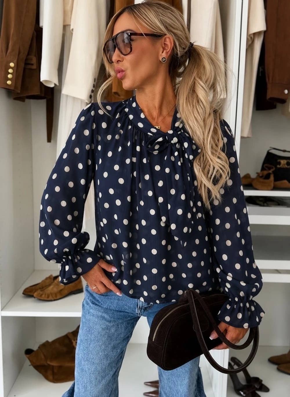 Bedruckte Bluse mit gebundenem Kragen und Volantärmeln
