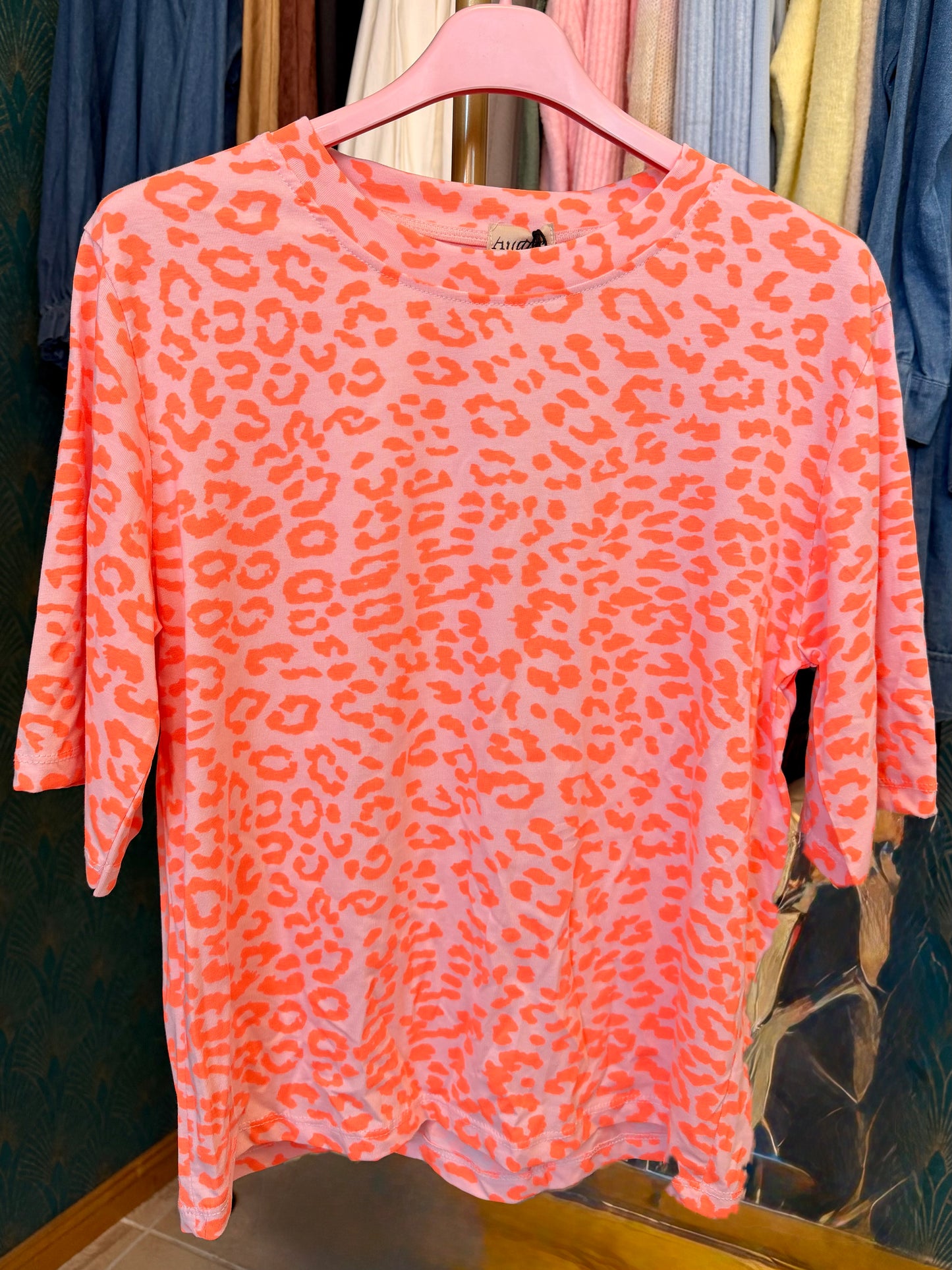 Leo Shirt Damen – Neon & Beige | Made in Italy | Oversize T-Shirt mit Animal Print