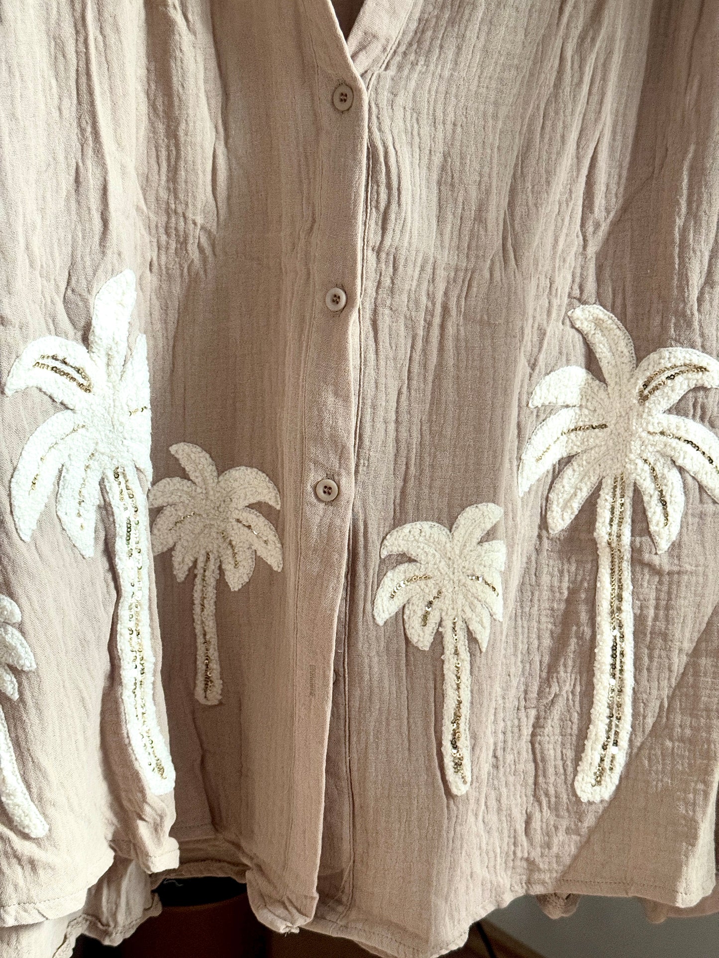 Oversize Musselin-Hemd “Tropical Breeze” mit Palmen-Stickerei