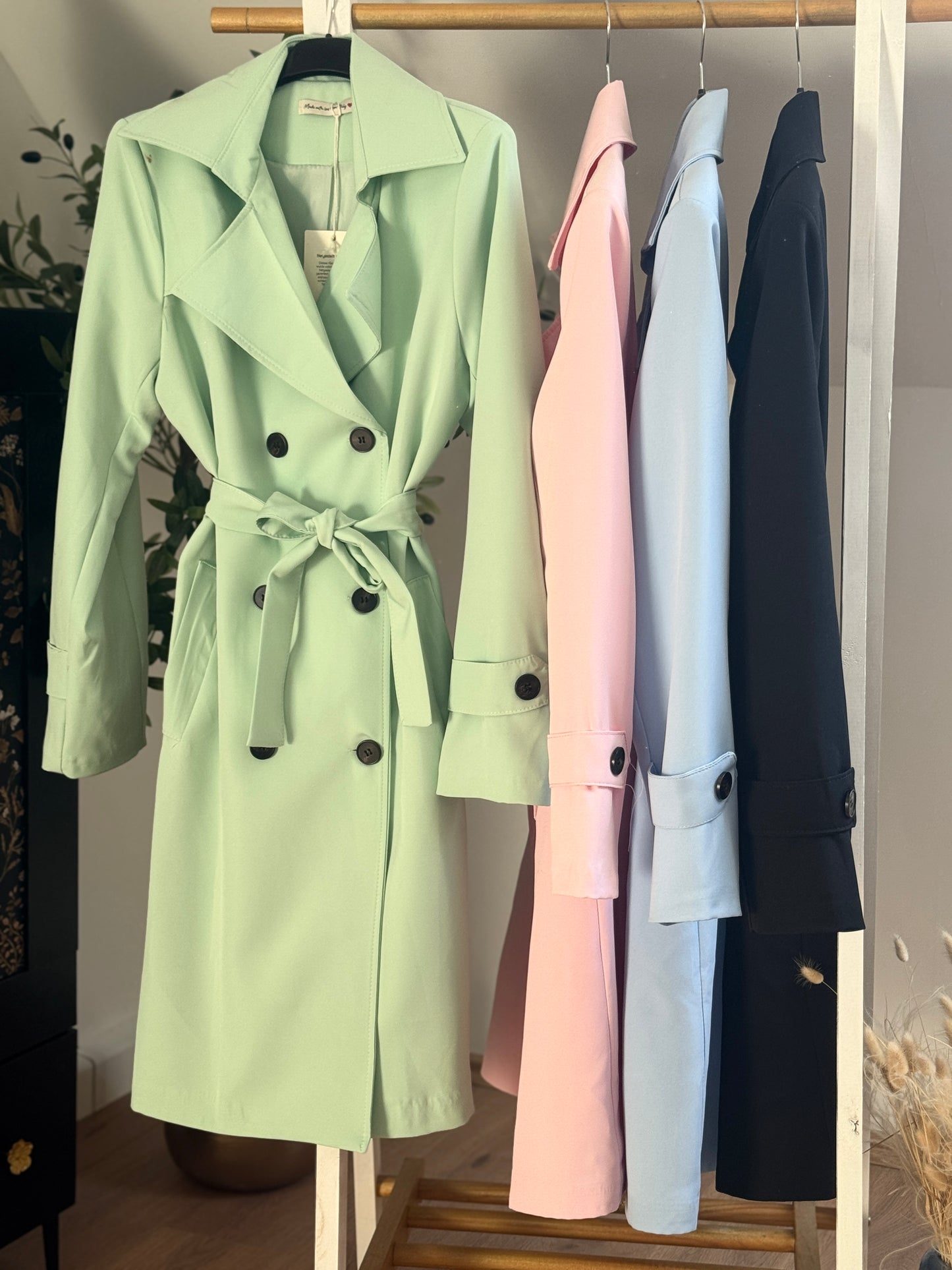 Eleganter Trenchcoat in – Dein Statement für Stil und Klasse!