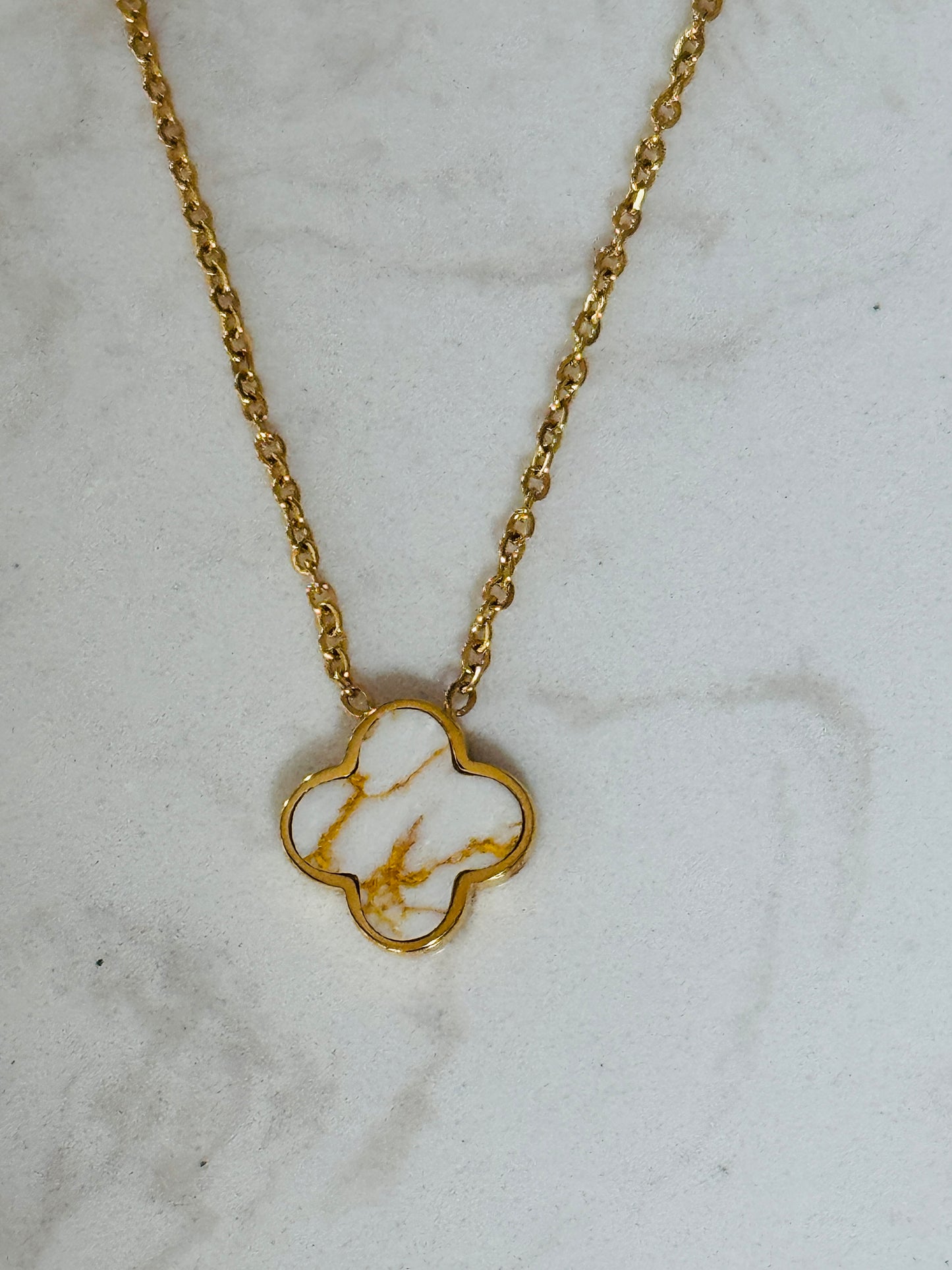 White-Gold Clover Kette | 18K vergoldet