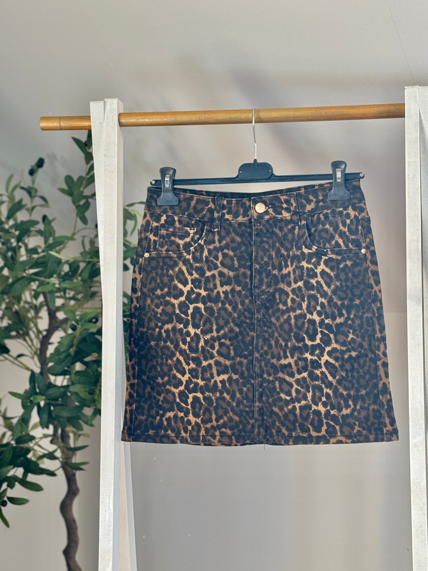 🐾 Leoparden-Minirock – Wild und Stylish! 🐾