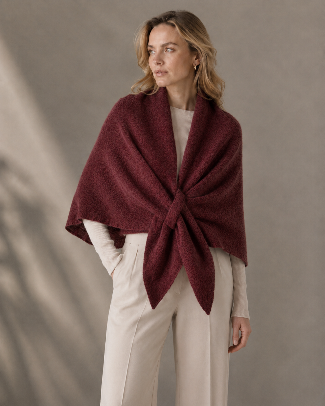 TR-7 dreieckiger Poncho-Schal mit Schlaufe 2-in-1