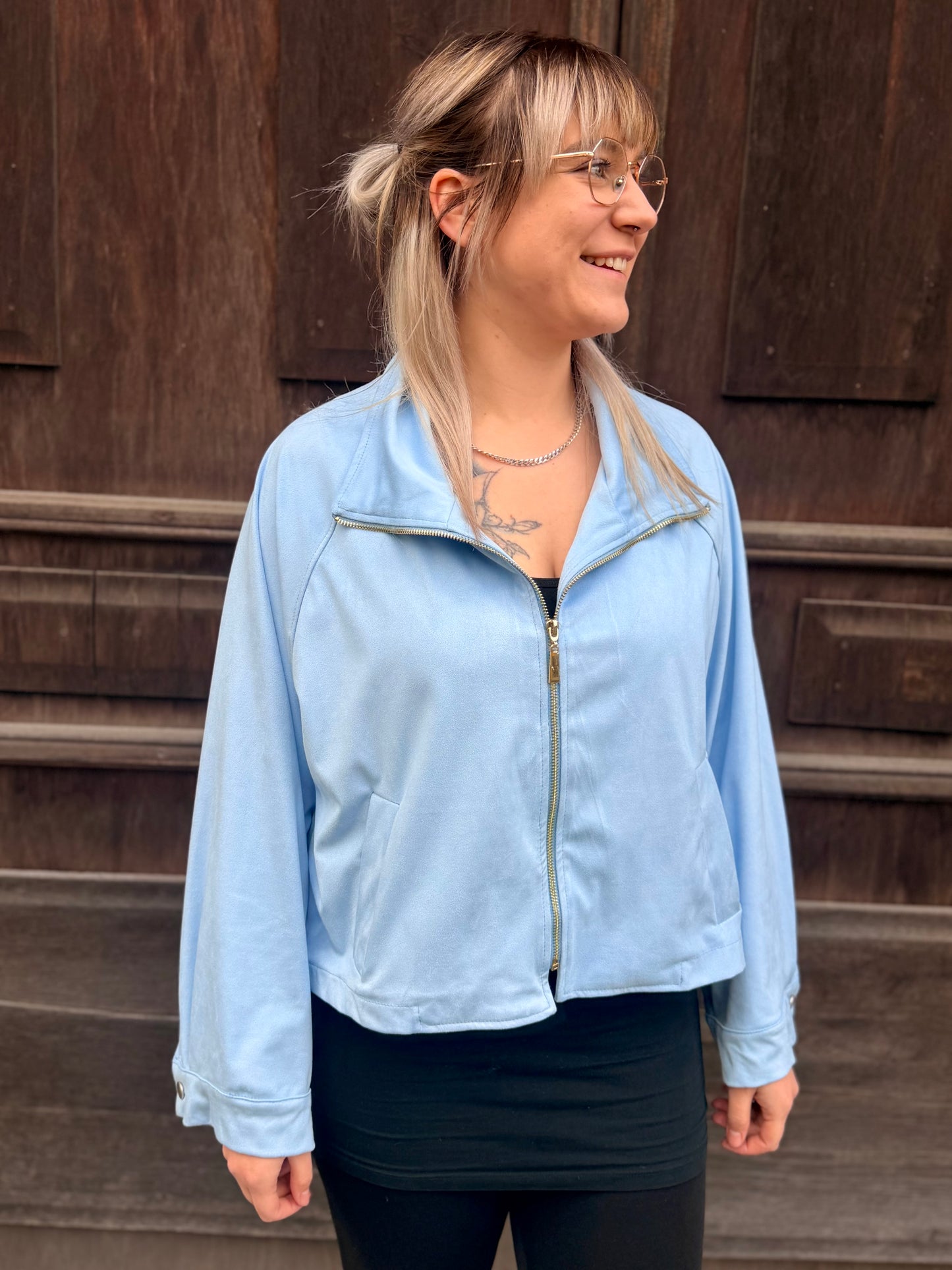 Stretch Suede Jacke – kurze Velours Jacke mit Reißverschluss in Trendfarben | Ecru, Light Blue, Light Yellow & Rosé