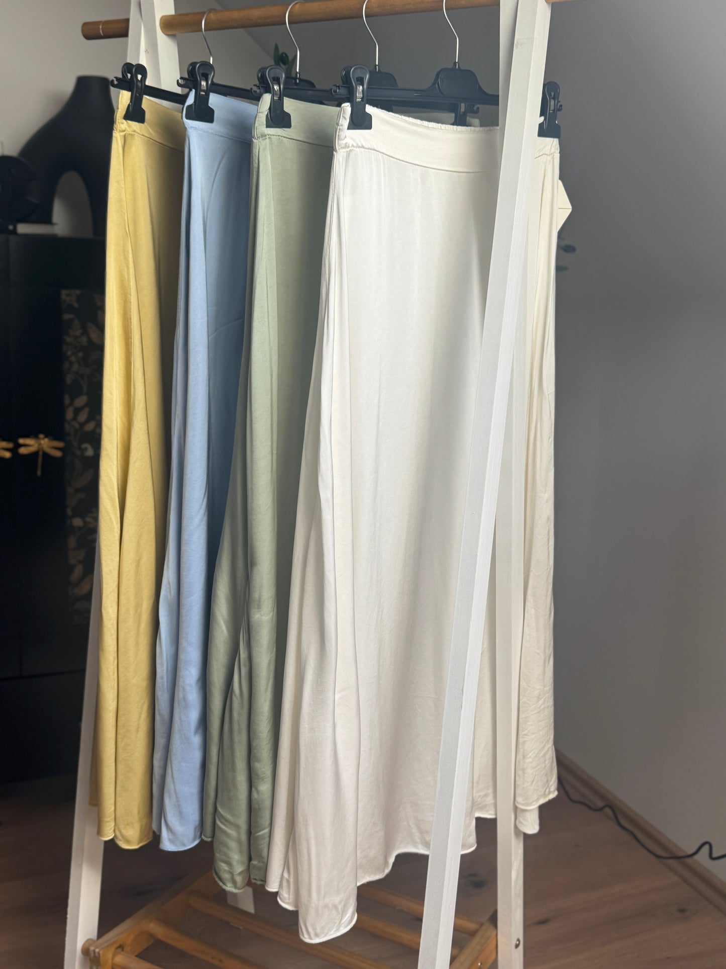 Fließender Satinrock in Pastellfarben | Eleganter Maxirock für Sommer & Frühling