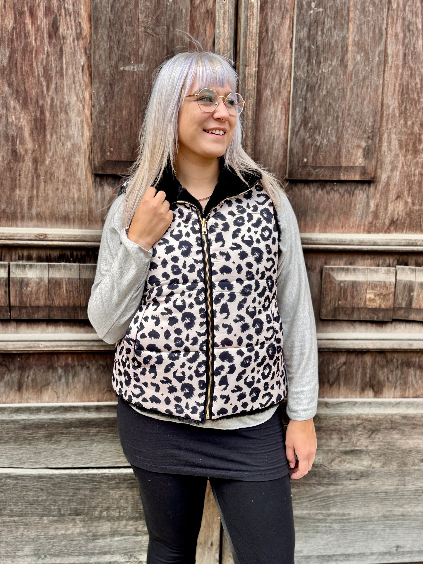 Leopardenprint Weste – Flauschig, Warm & Stylisch