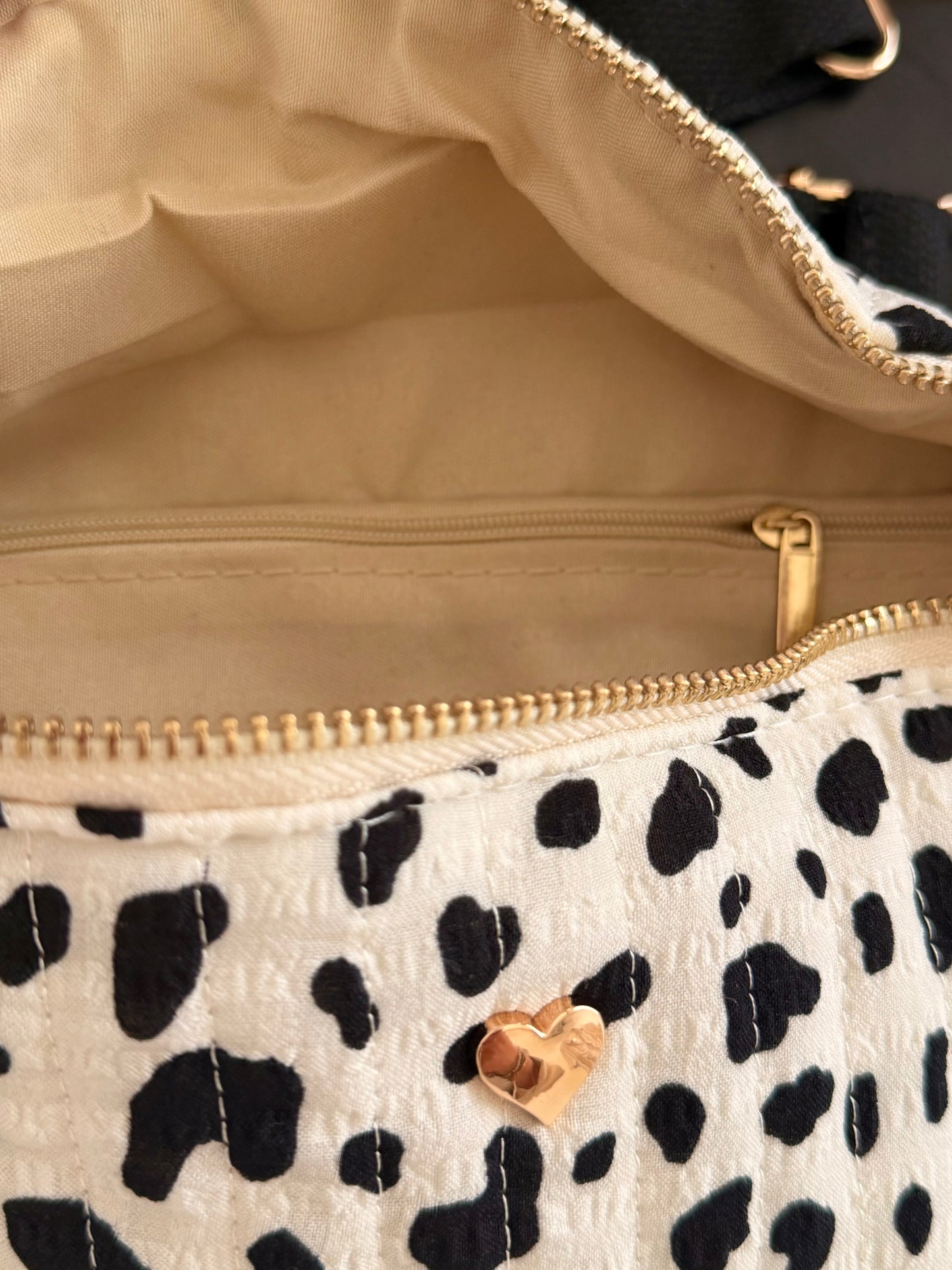 Stofftasche mit Leo-Print – Crossbody & Bauchtasche in Schwarz-Weiß