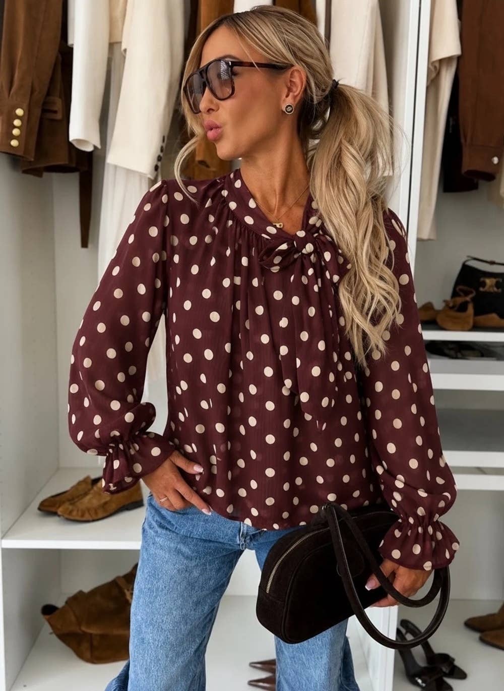 Bedruckte Bluse mit gebundenem Kragen und Volantärmeln