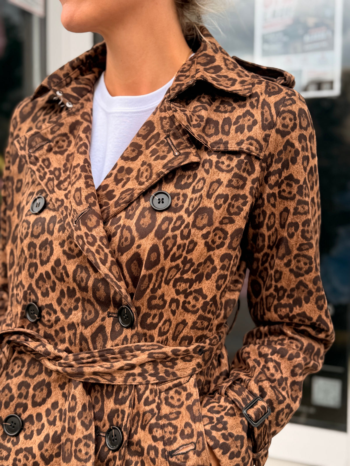 Leo Trenchcoat  – Eleganter Mantel mit Gürtel