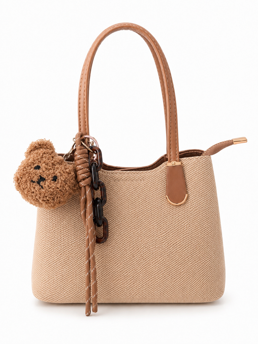 Elegante Handtasche mit Teddy-Anhänger – vielseitig & stilvoll