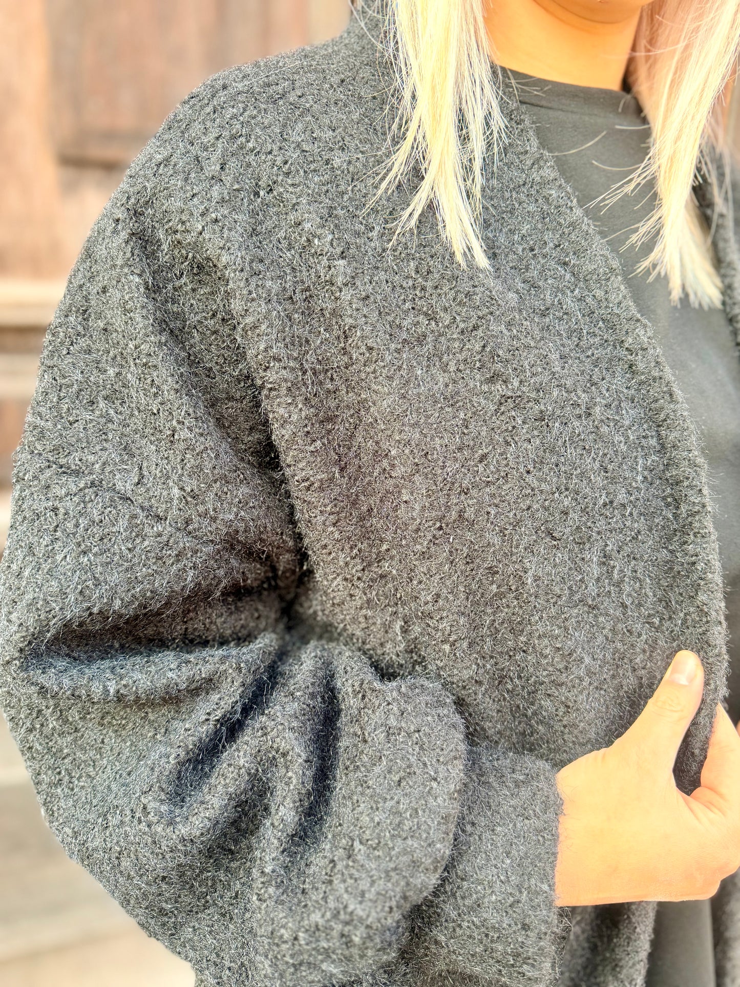 “Cozy Chic” – Oversized Mantel in Trendfarben | Damenmantel in Schwarz, Oliv & Camel