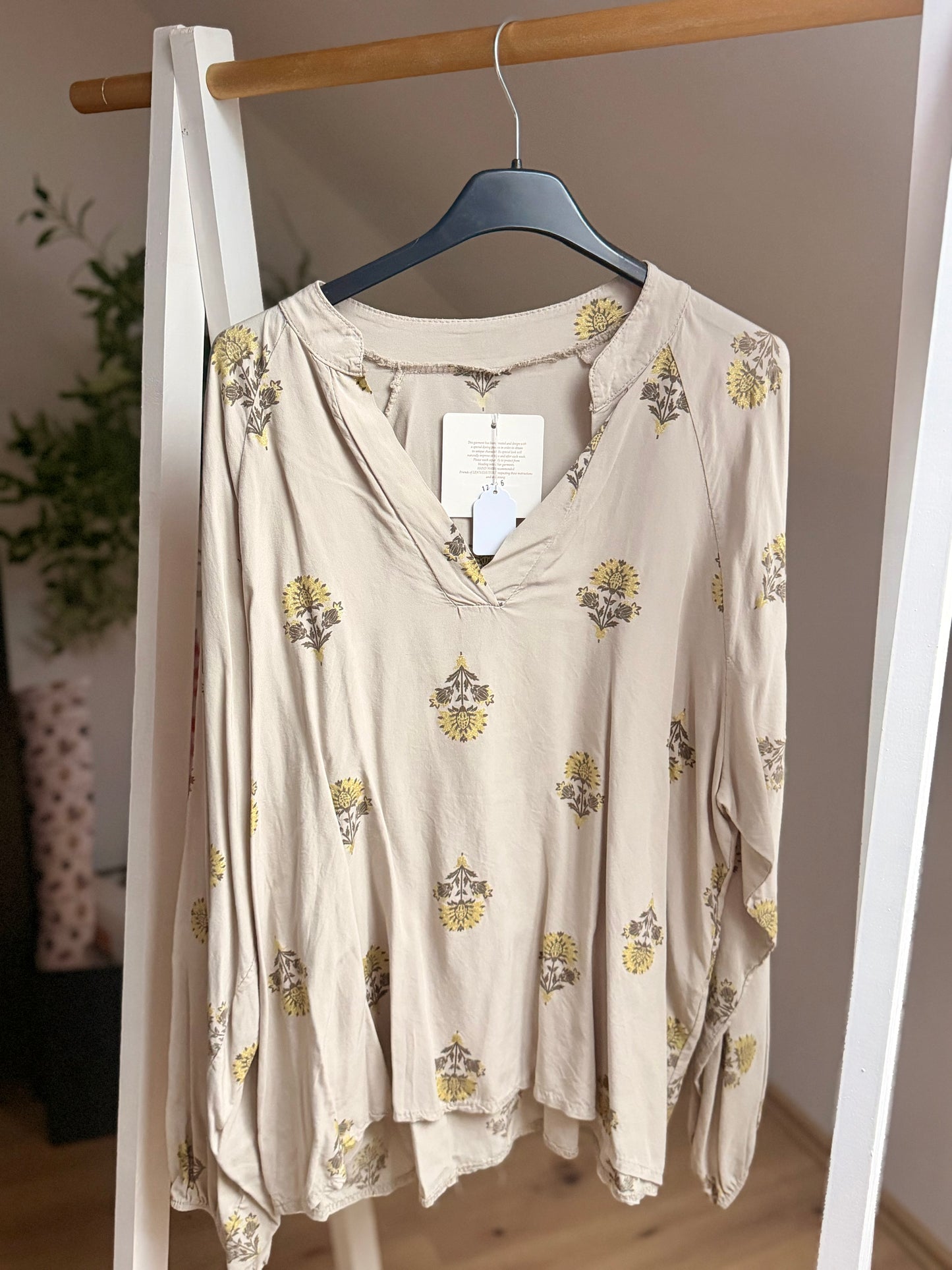Leichte Viskose-Bluse mit floralem Print