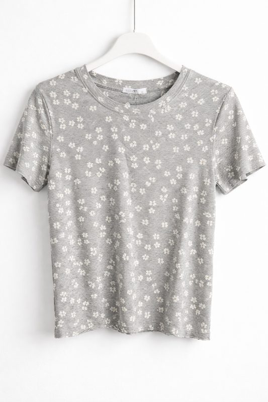 Daisy Rib Crop Shirt – Soft Grey Floral Tee
