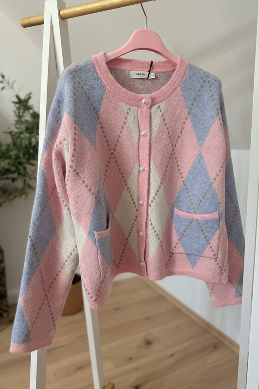 Pastell Strickcardigan Polly mit Perlenknöpfen – Damen Kurzjacke