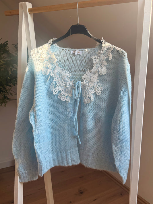 Leichter Cardigan mit Spitze – Damen Strickjacke One Size (S–L) Blau