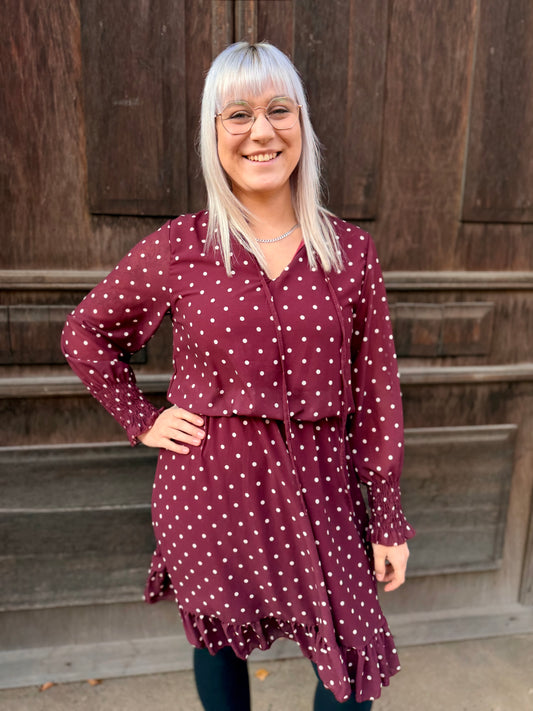 Elegantes Polka-Dot-Kleid mit Rüschen & langen Ärmeln – in drei Farben