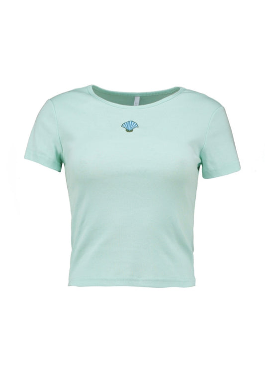 Hailys Cropped T-Shirt Damen – Türkis mit Muschel