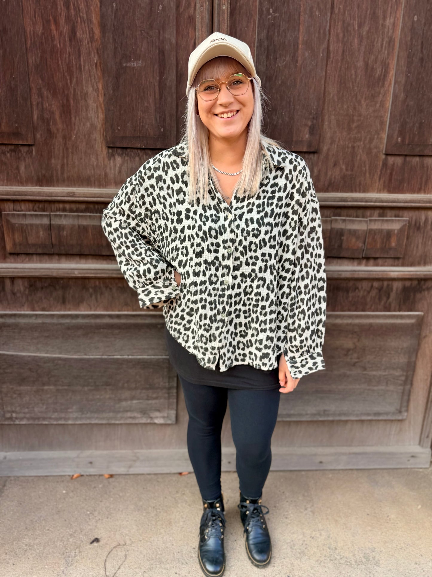Oversized Musselinbluse “Urban Wild” – Leo