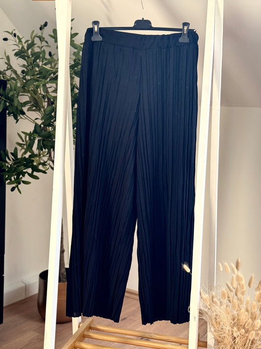 🖤 Plissee-Hose in Schwarz – Bequem und Stilvoll zugleich! 🖤