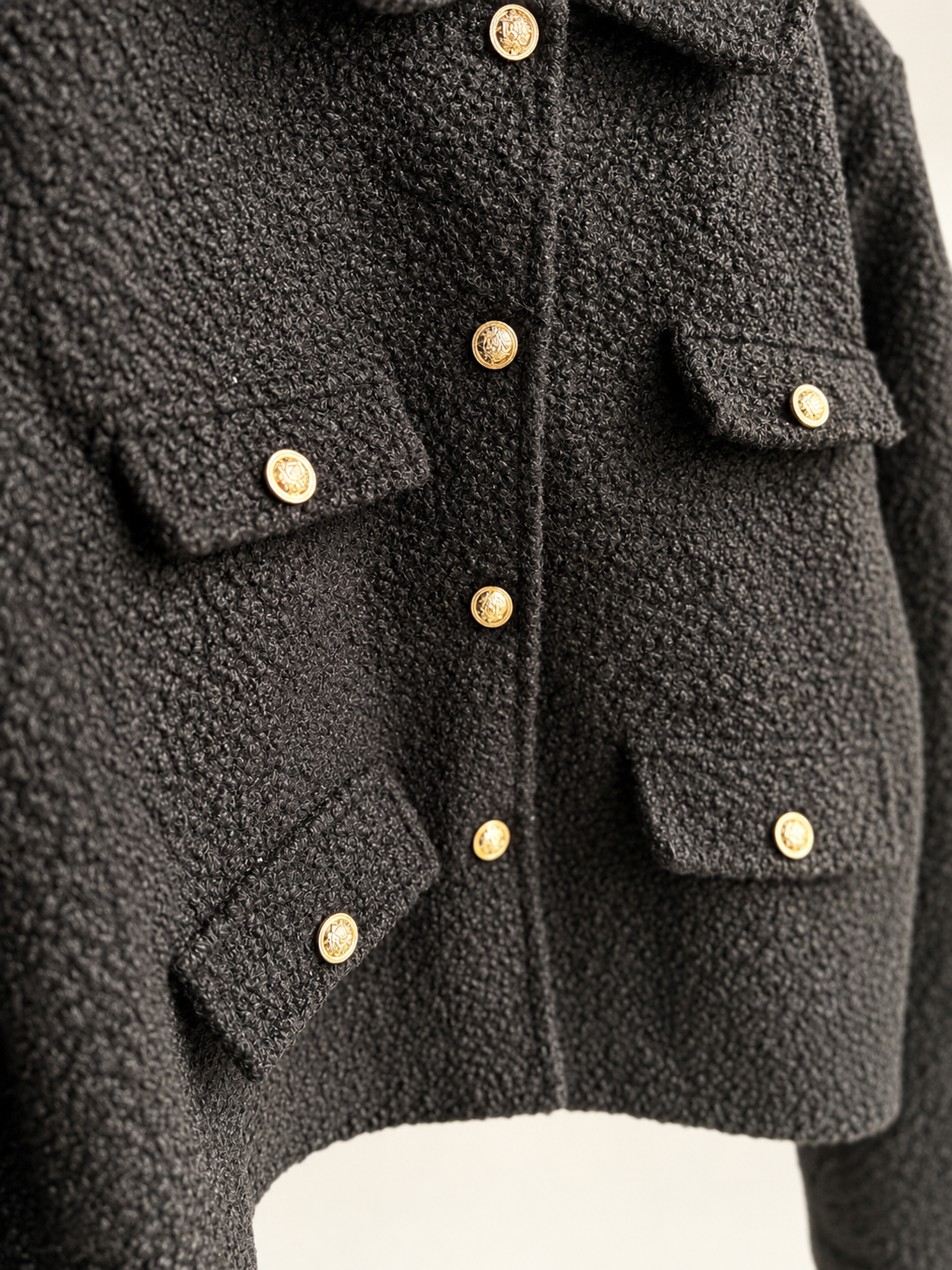 Chic Teddy Jacket mit Golddetails