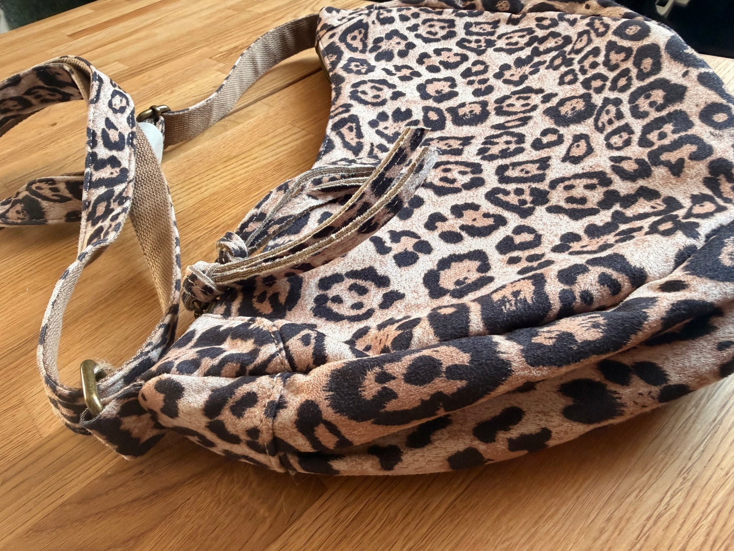 Leo Crossbody Bag