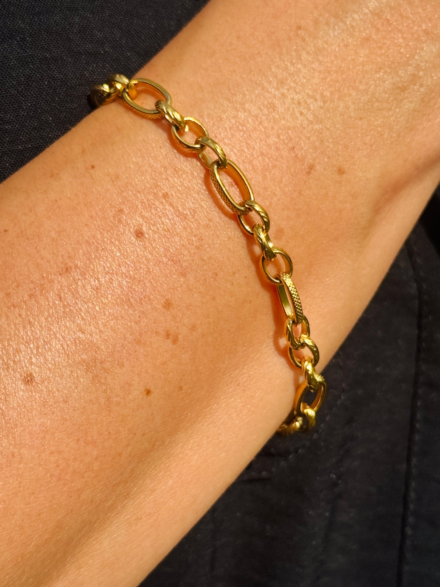 Fashion Show Armband – Mattes Gliederarmband, 18K Vergoldet