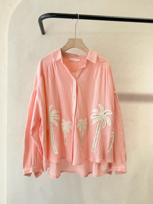 Oversize Musselin-Hemd “Tropical Breeze” mit Palmen-Stickerei - rosa