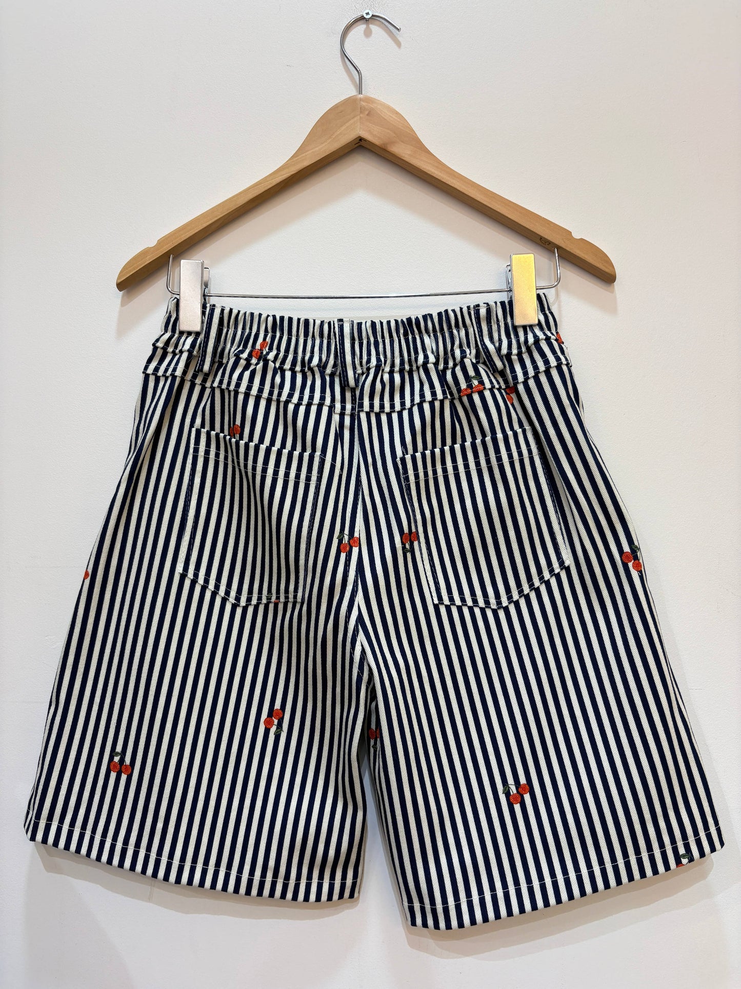 Baumwoll-Shorts, bedruckt mit Streifen und Kirschen PPN2648: Kaki / STANDARDGRÖSSE (36-42 / S-XL)