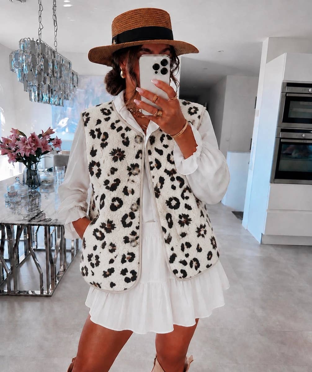 Teddyweste mit Taschen im Leopardenmuster