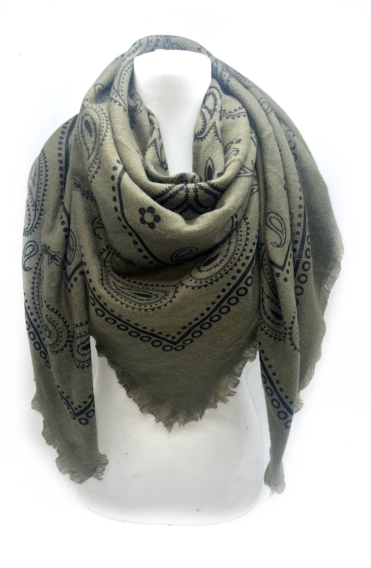 K2 quadratischer Wollschal mit Paisley‑Muster