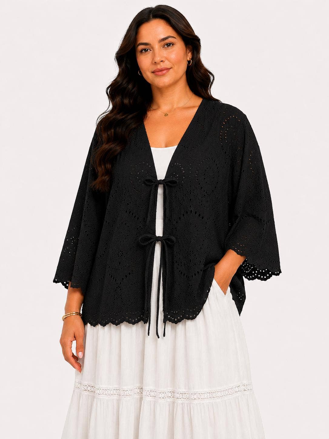 Bestickte Weste aus ajourierter Baumwolle zum Binden 8011C: Noir / Taille unique