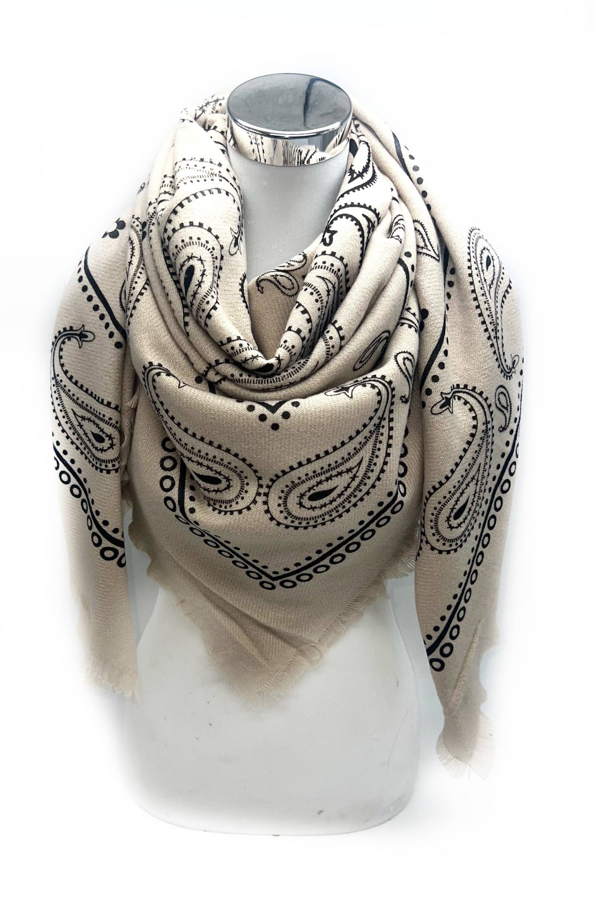 K2 quadratischer Wollschal mit Paisley‑Muster