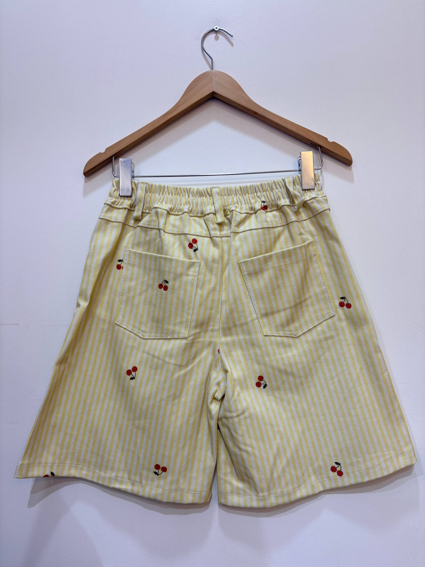 Baumwoll-Shorts, bedruckt mit Streifen und Kirschen PPN2648: Kaki / STANDARDGRÖSSE (36-42 / S-XL)