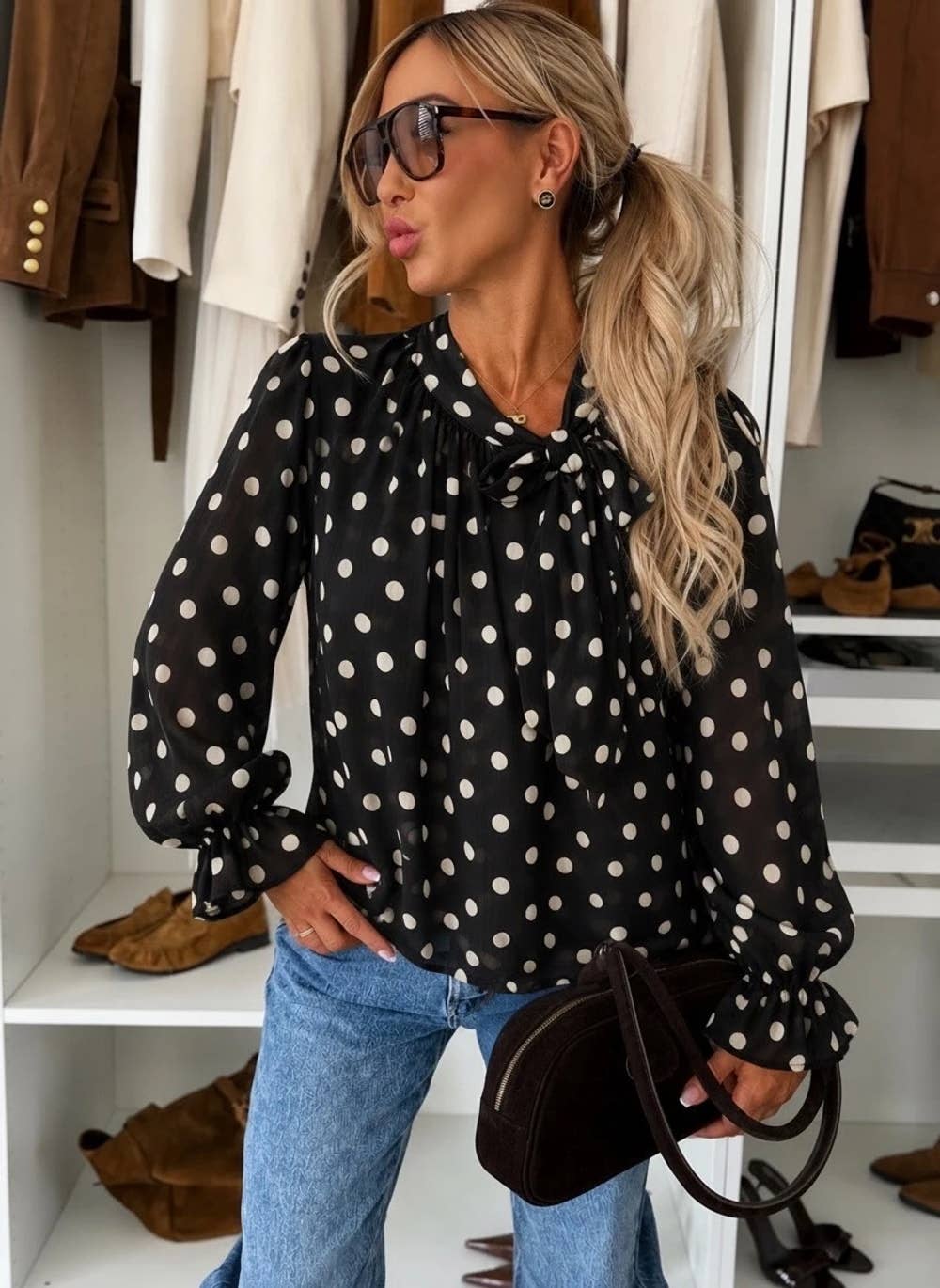 Bedruckte Bluse mit gebundenem Kragen und Volantärmeln