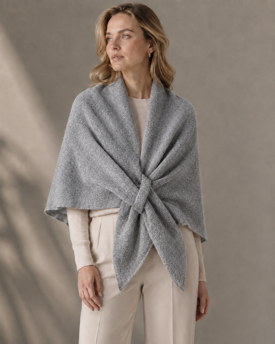 TR-7 dreieckiger Poncho-Schal mit Schlaufe 2-in-1