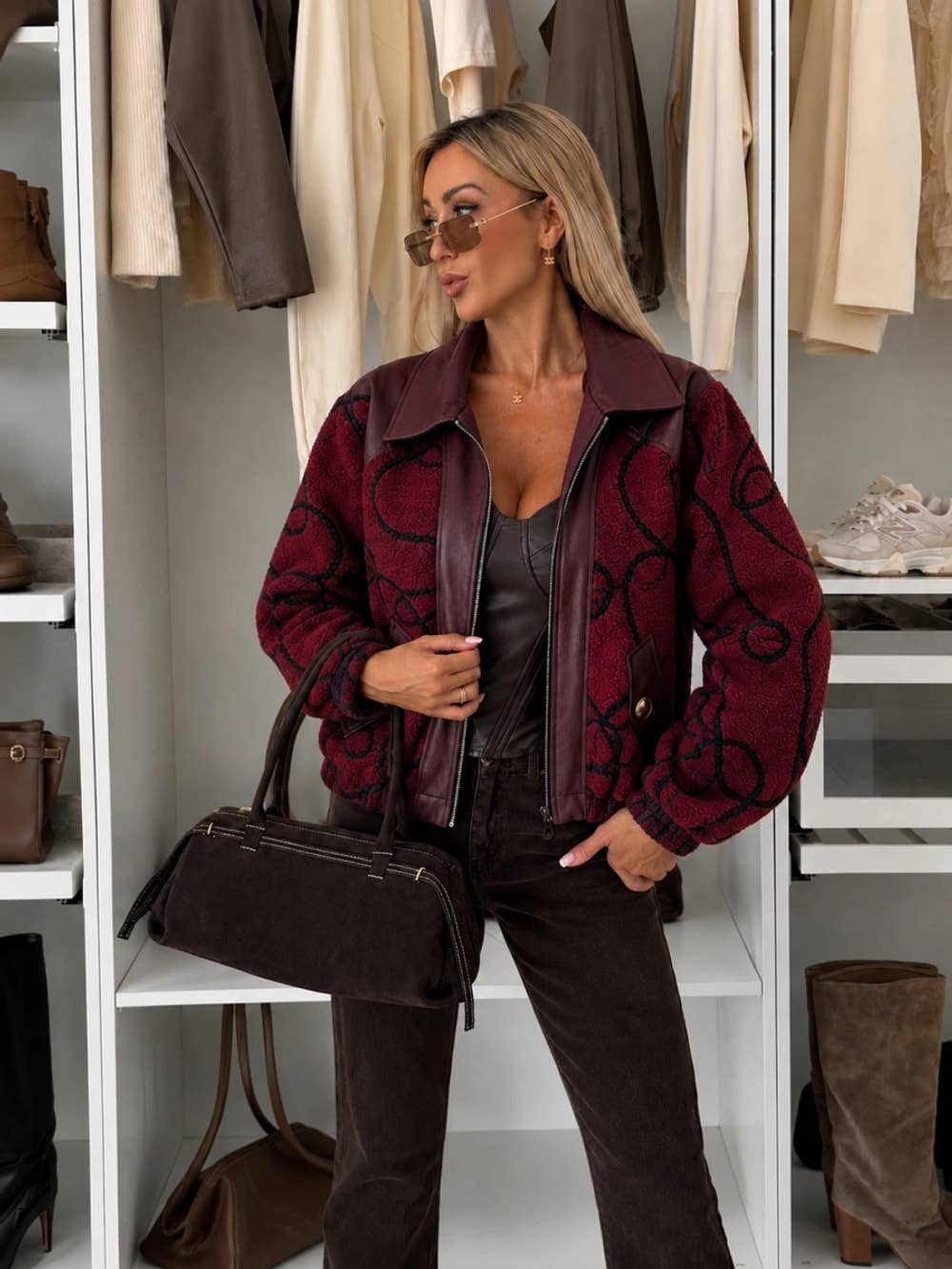 Jacke aus Wildlederimitat & besticktem Bouclé – Bomber-Chic